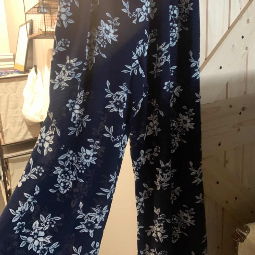 Jumper - Picture 2 of 2